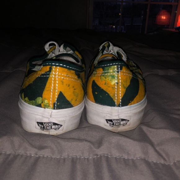 Della LA Vans - Picture 3 of 4